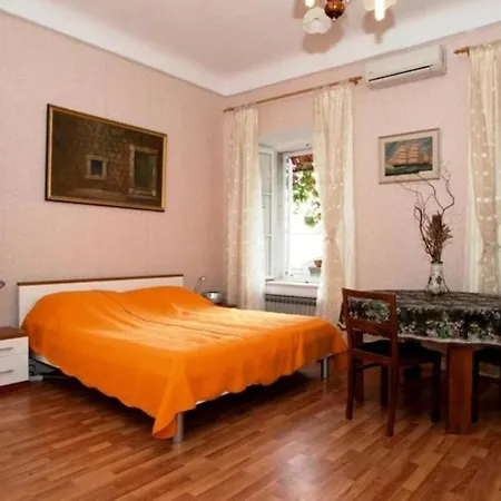 Iveta - Triple With Private External Bathroom Διαμέρισμα *