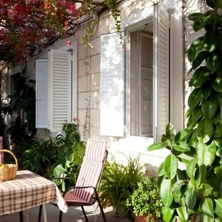 Διαμέρισμα Iveta - Triple With Private External Bathroom *
